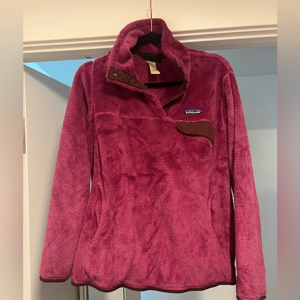Patagonia Re-Tool Snap-T Pullover in Magenta.